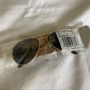 🌼 Women’s Vans gold Sunglasses